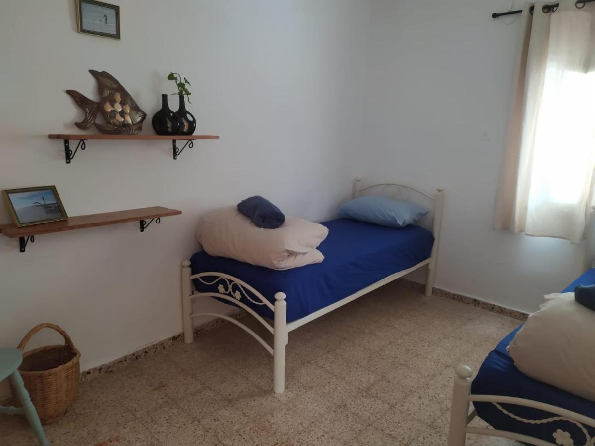 Juha'S Guesthouse - Zarqa Bay Jisr ez Zarqa Exterior foto
